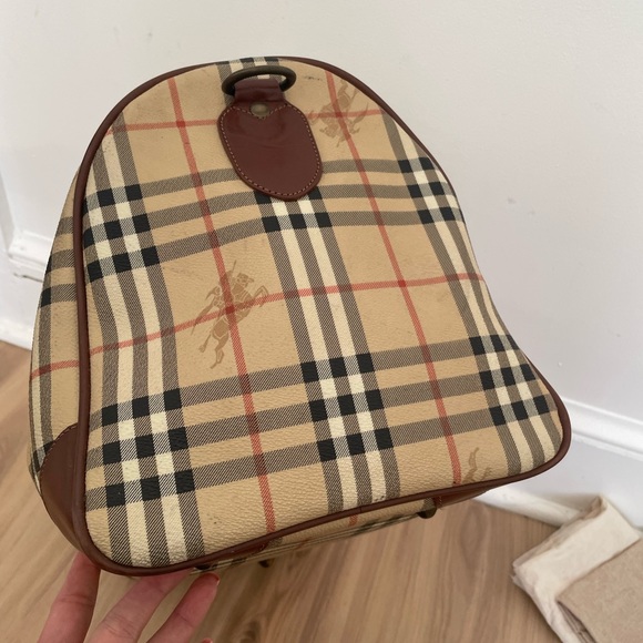 BURBERRY vintage 
BROWN HAYMARKET CHECK COATED CANVAS DUFFLE BAG - Picture 7 of 16